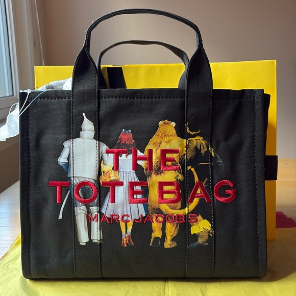 👠 MARC JACOBS X WIZARD OF OZ THE FRIENDS OF DORTHY CANVAS MEDIUM TOTE BAG  👠NWT👠 - Picture 4 of 16